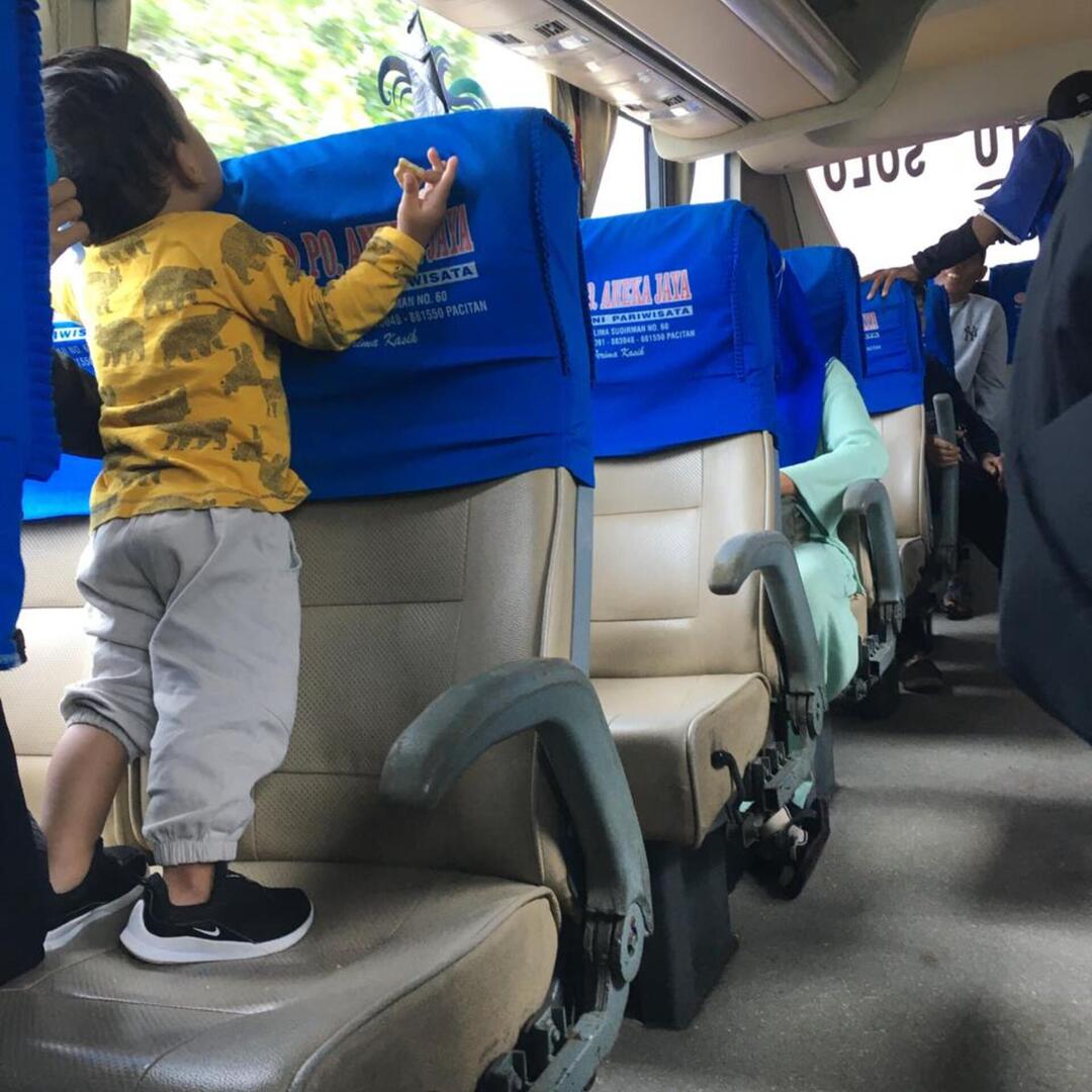 Tips Cara Ampuh Mengatasi Mabuk Saat Perjalanan Darat Naik Kendaraan Umum